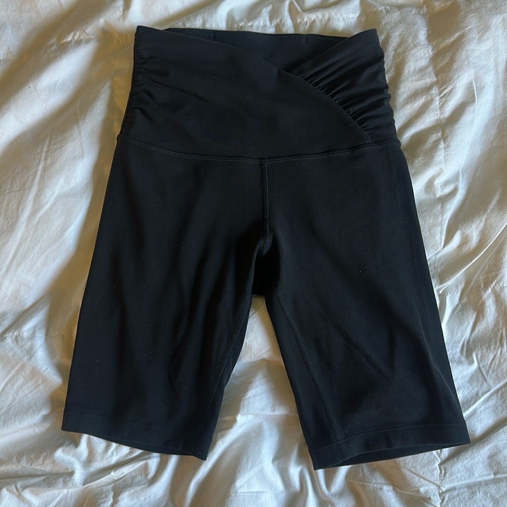 Lululemon Align High-Rise 8" shorts